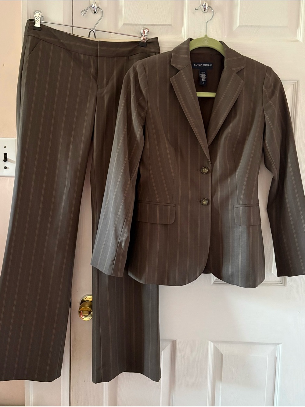 Banana Republic Brown Pinstripe Women's Two-Piece Suit Size 0 - Picture 3 of 16